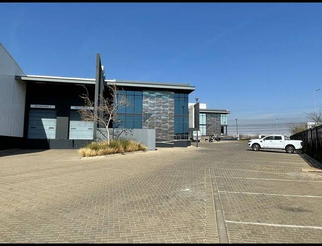INDUSTRIAL PROPERTY TO RENT IN LOUWLARDIA